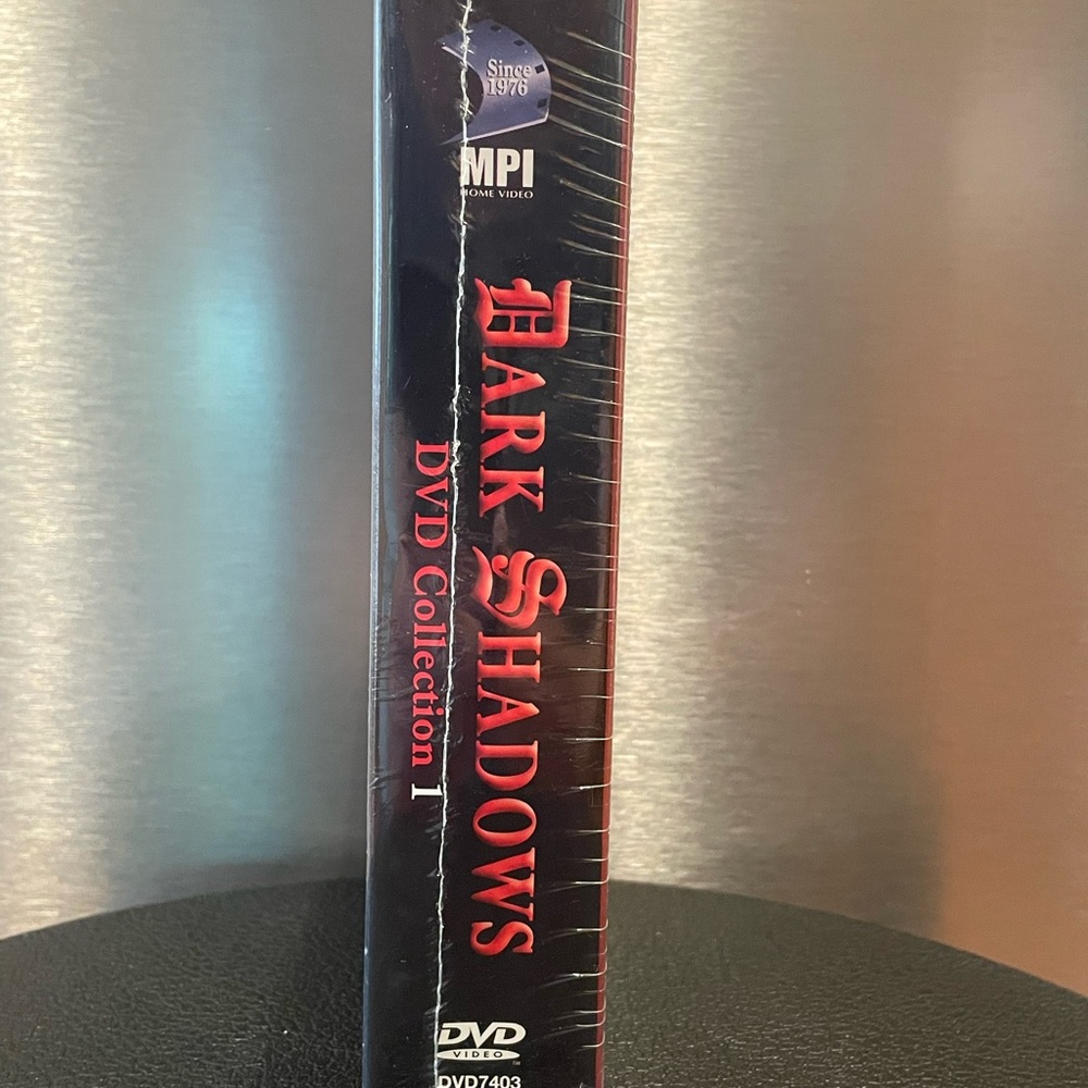 Dark Shadows DVD Collection 1 Still Sealed - Picture 3 of 4